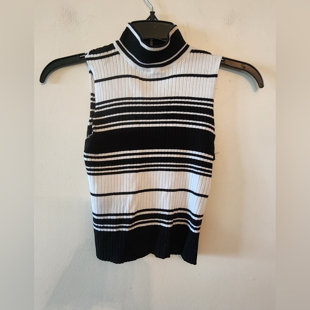Rue21 sleeveless sweater black and white size xs